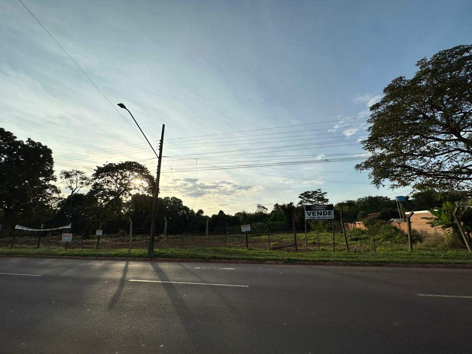 Área à venda no Jardim Morenão: 