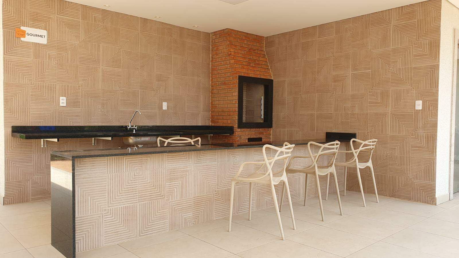 Apartamento à venda no Pioneiros: 
