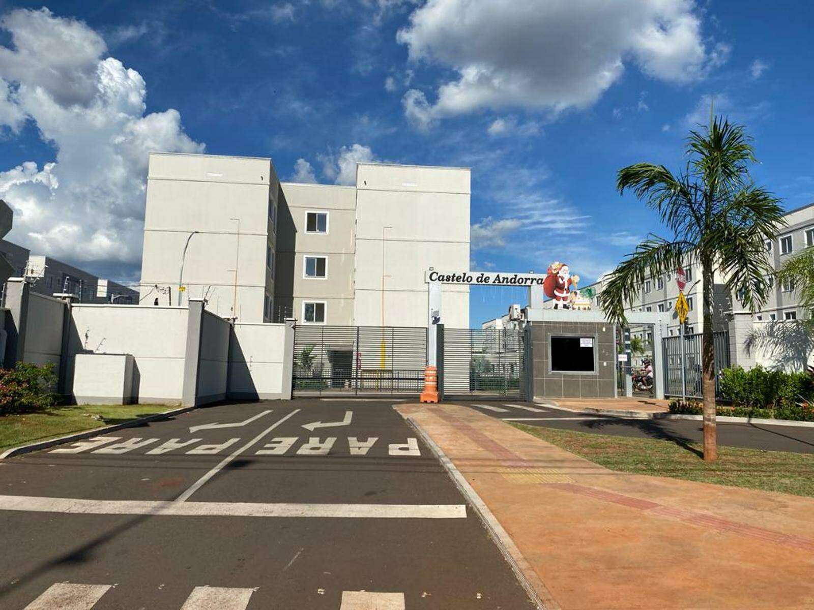 Apartamento à venda no Pioneiros: 