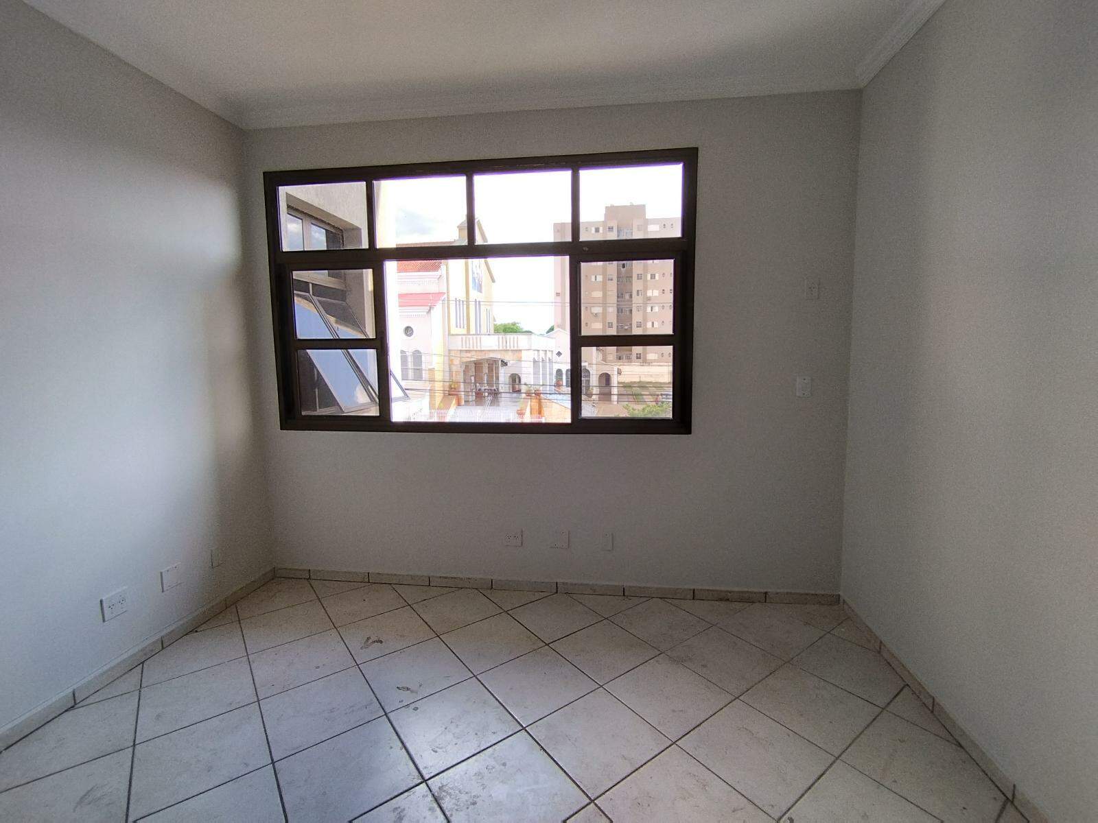 Sala para aluguel no Centro: 