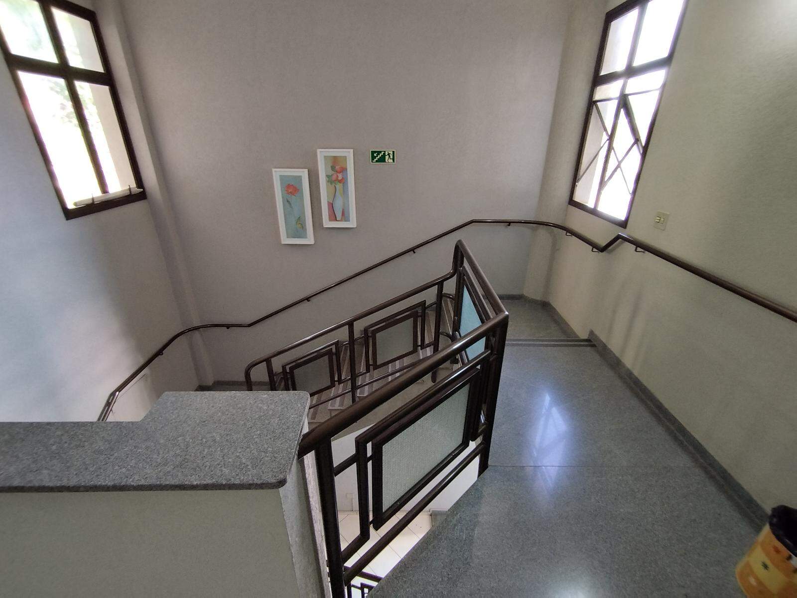 Sala para aluguel no Centro: 
