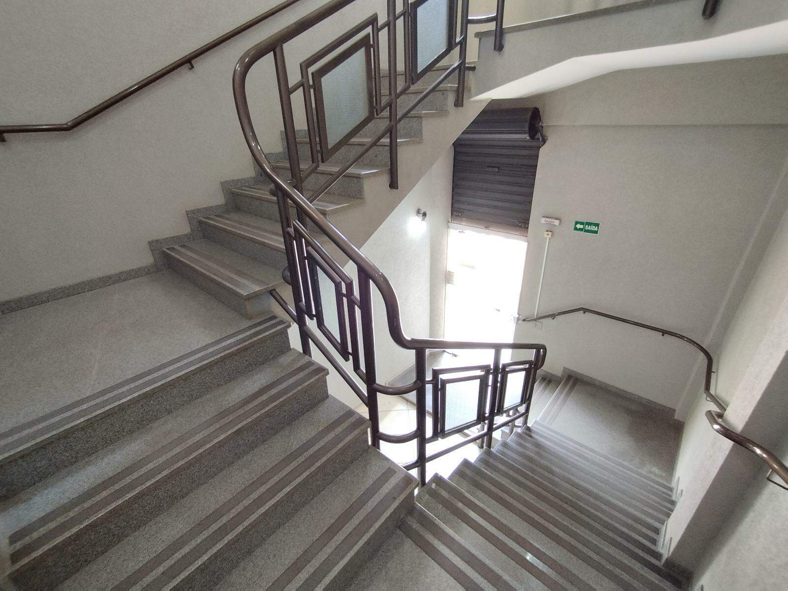 Sala para aluguel no Centro: 