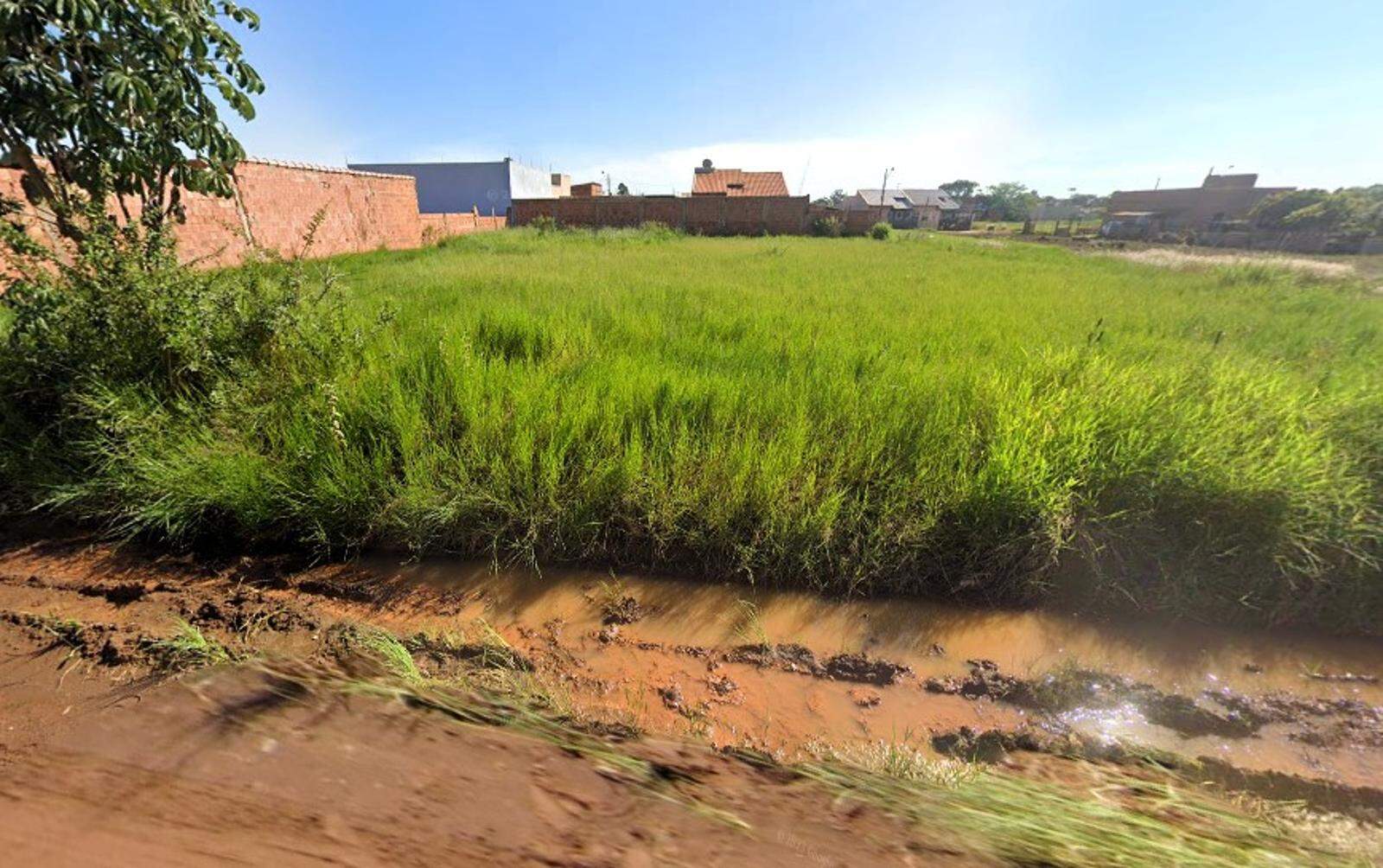 Terreno à venda no Riviera Park: 
