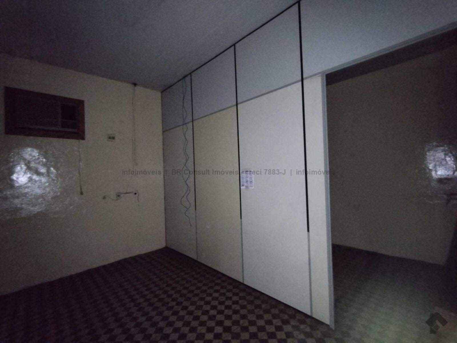 Sala à venda no Centro: 