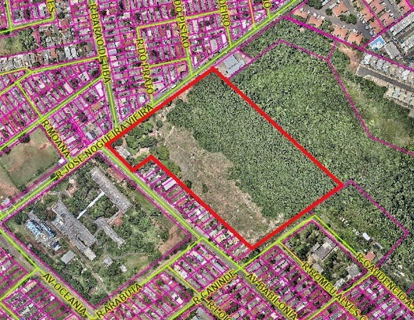 Área à venda no Tiradentes: 