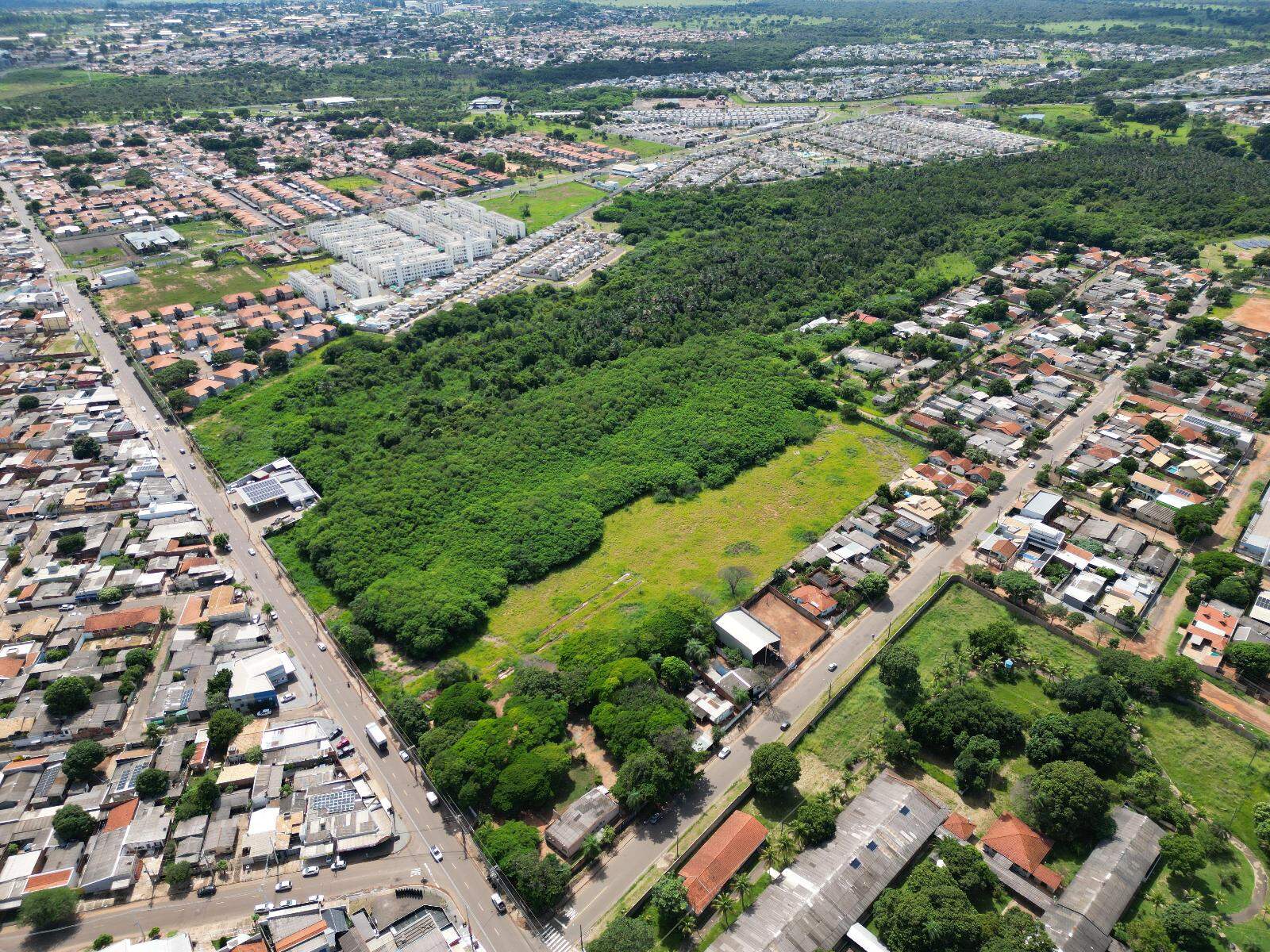 Área à venda no Tiradentes: 