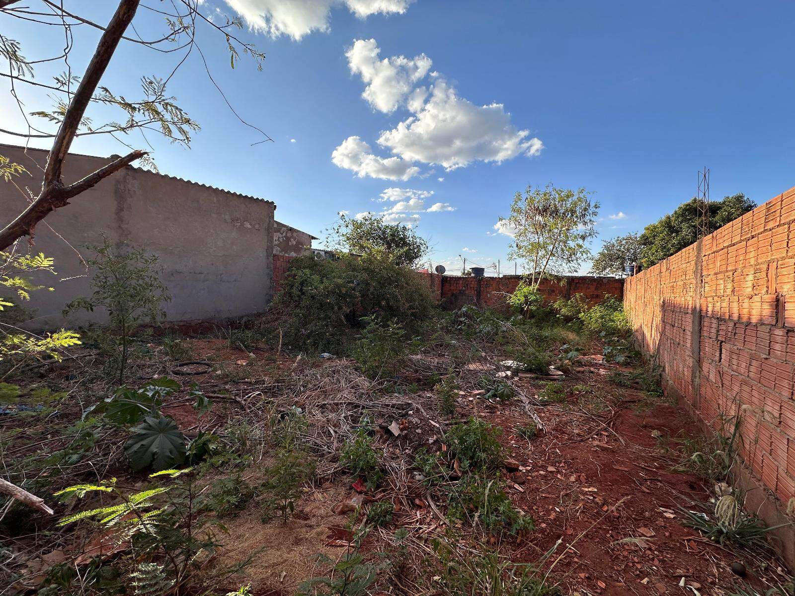 Terreno à venda no Jardim Nova Jerusalém: 