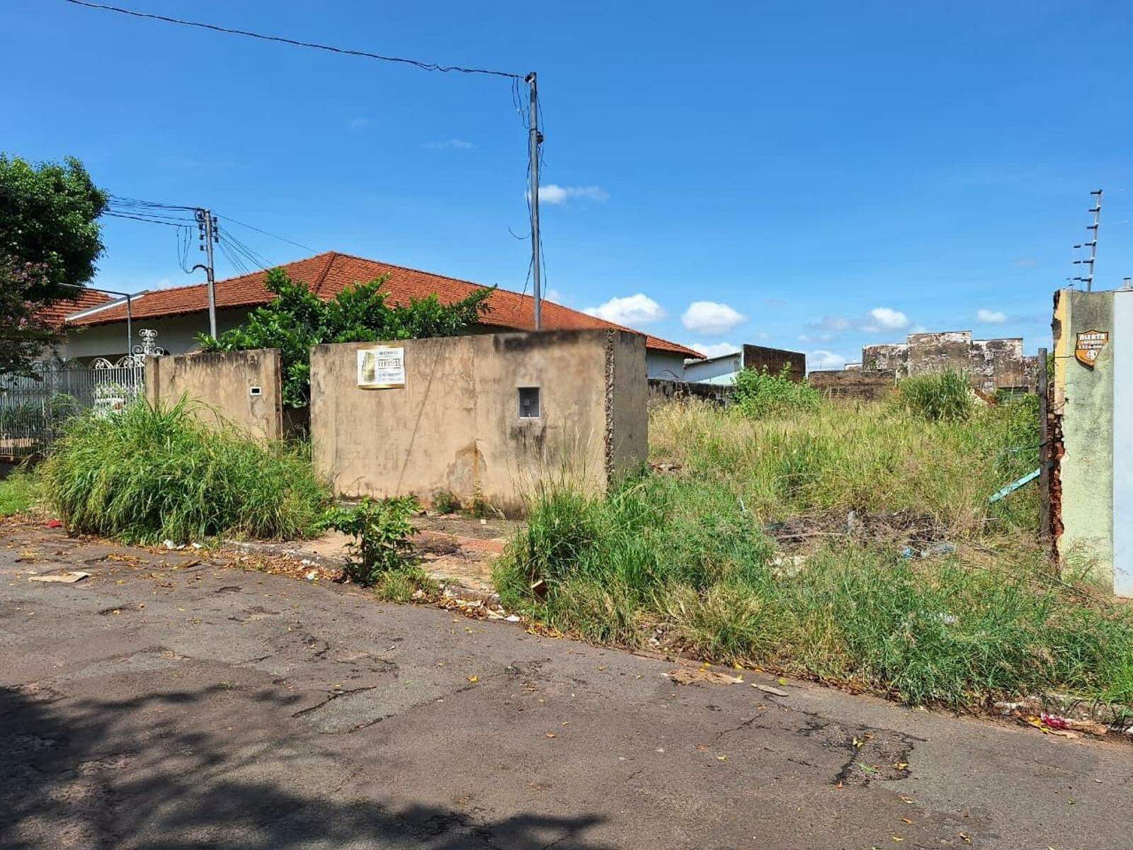 Terreno à venda no Vila Glória: 