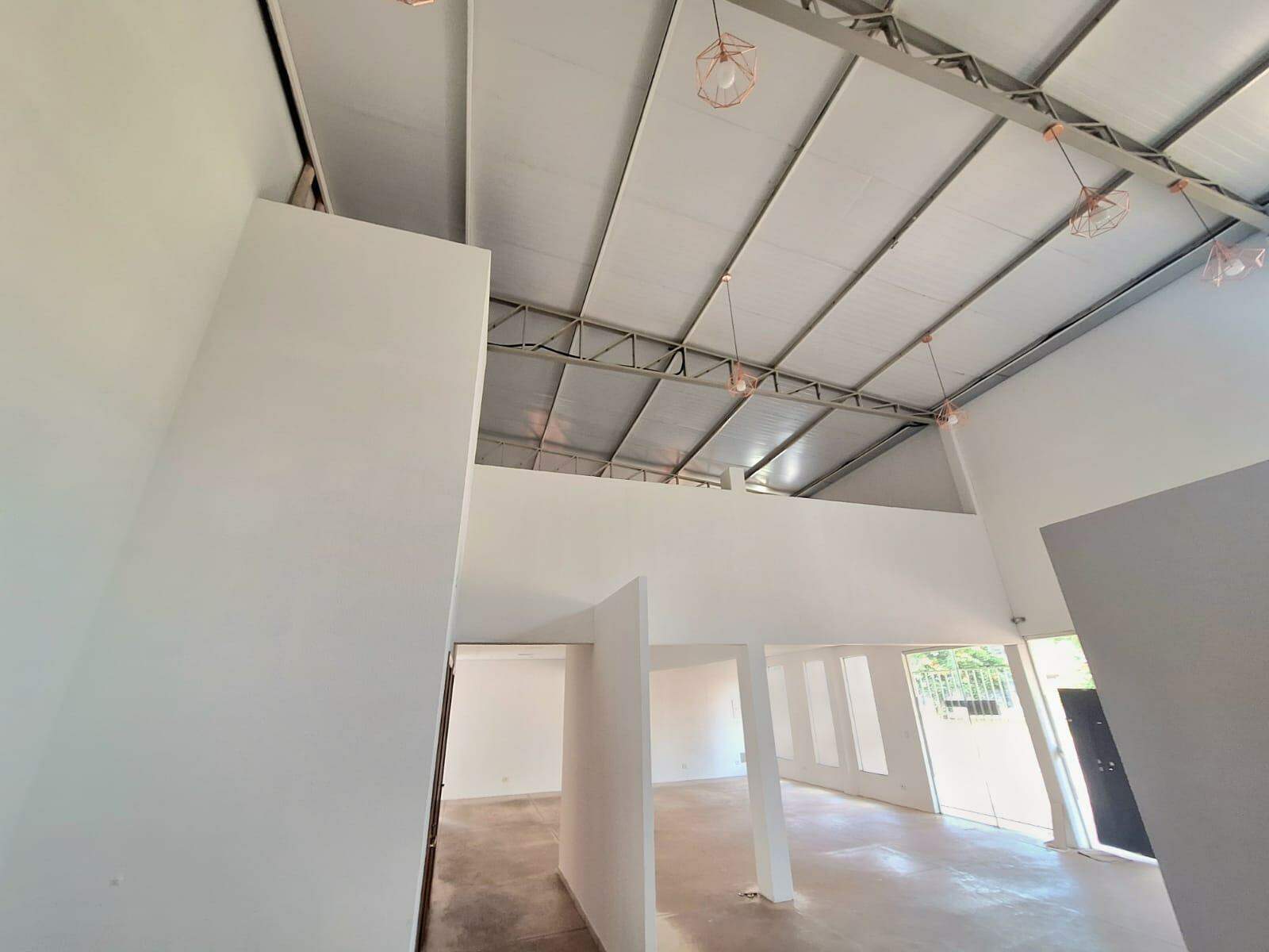 Casa Comercial à venda no Mata do Jacinto: 