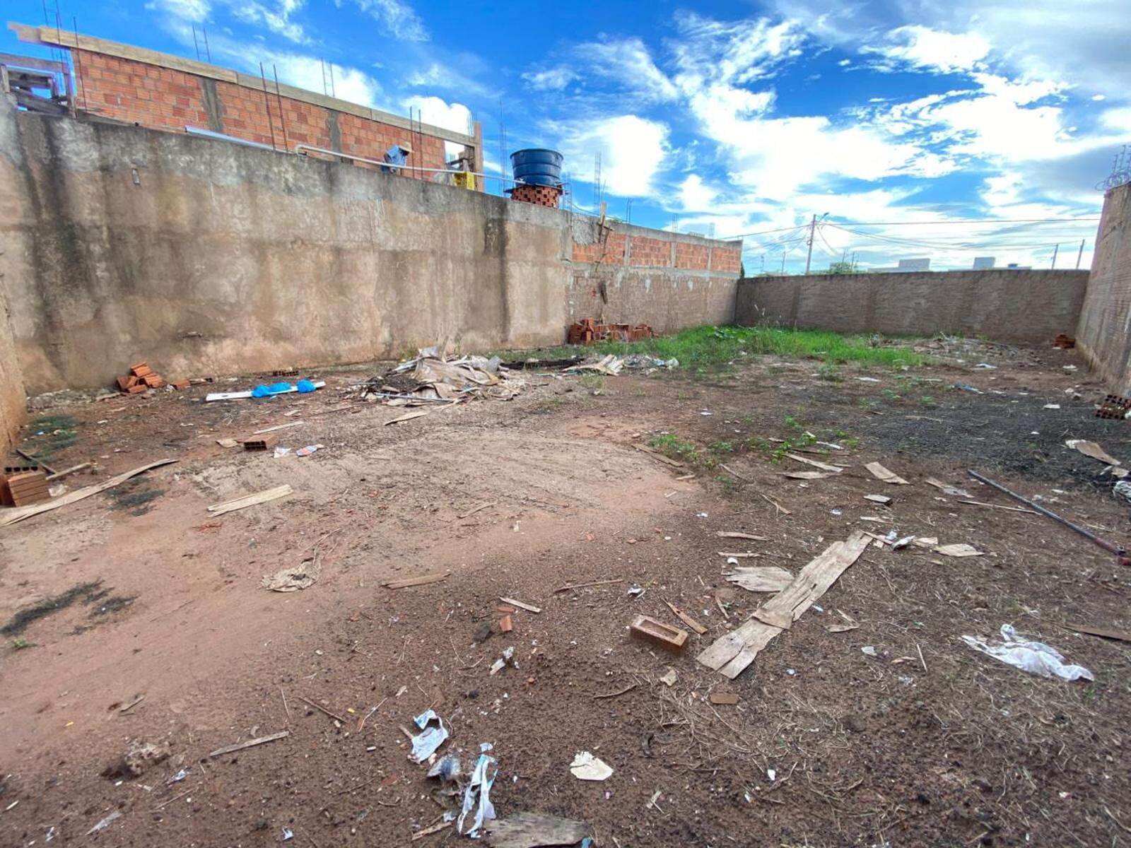 Terreno para aluguel no Parque do Lageado: 