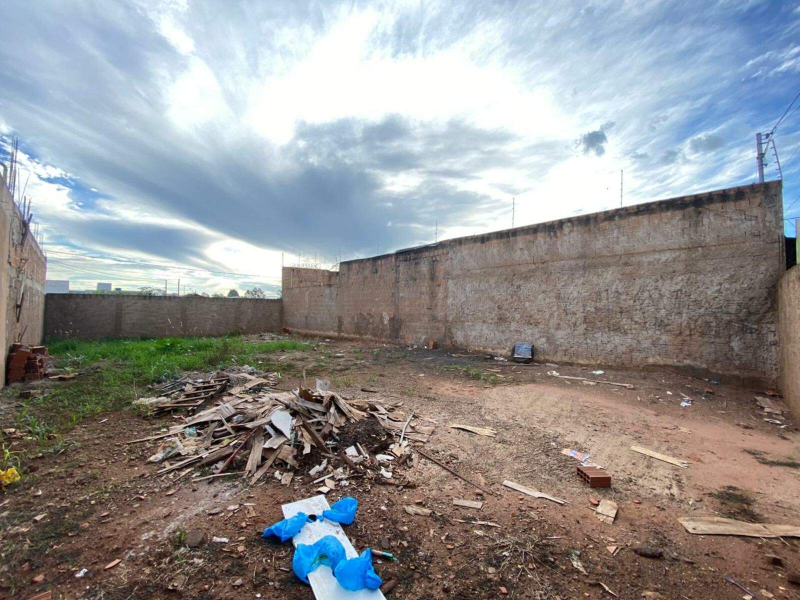 Terreno para aluguel no Parque do Lageado: 