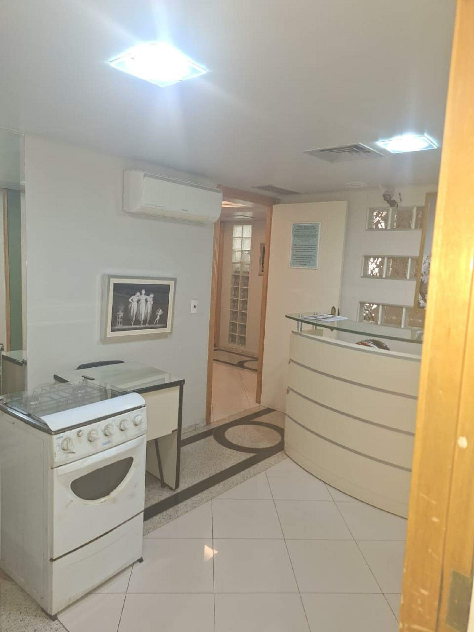 Sala à venda no Centro: 