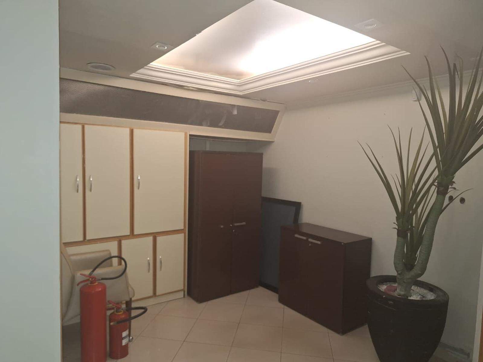 Sala à venda no Centro: 