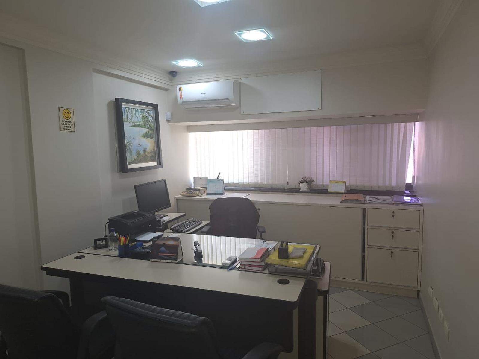 Sala à venda no Centro: 
