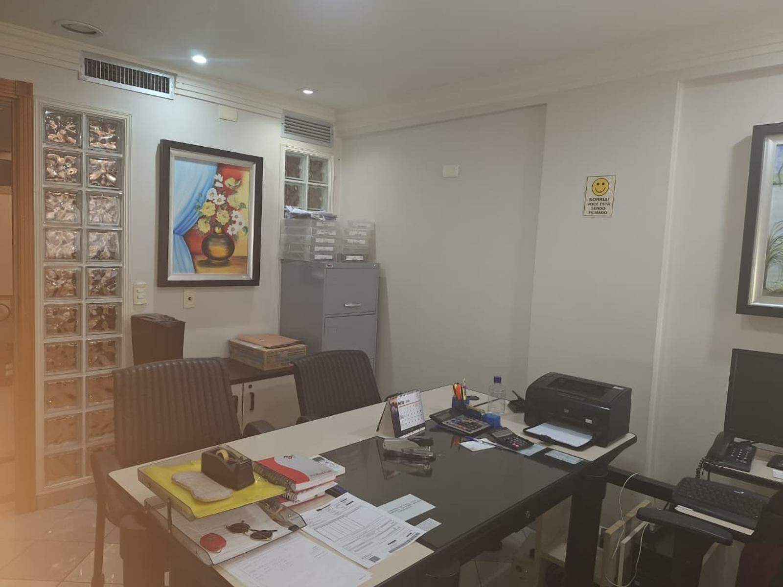 Sala à venda no Centro: 
