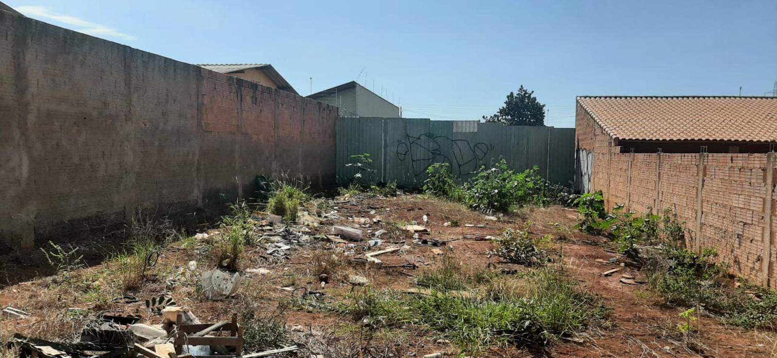 Terreno à venda no Residencial Aquários I: 