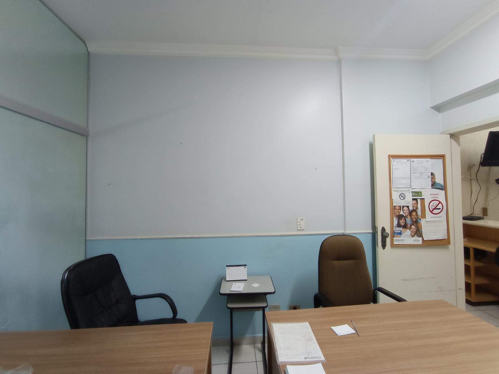 Sala à venda no Centro: 