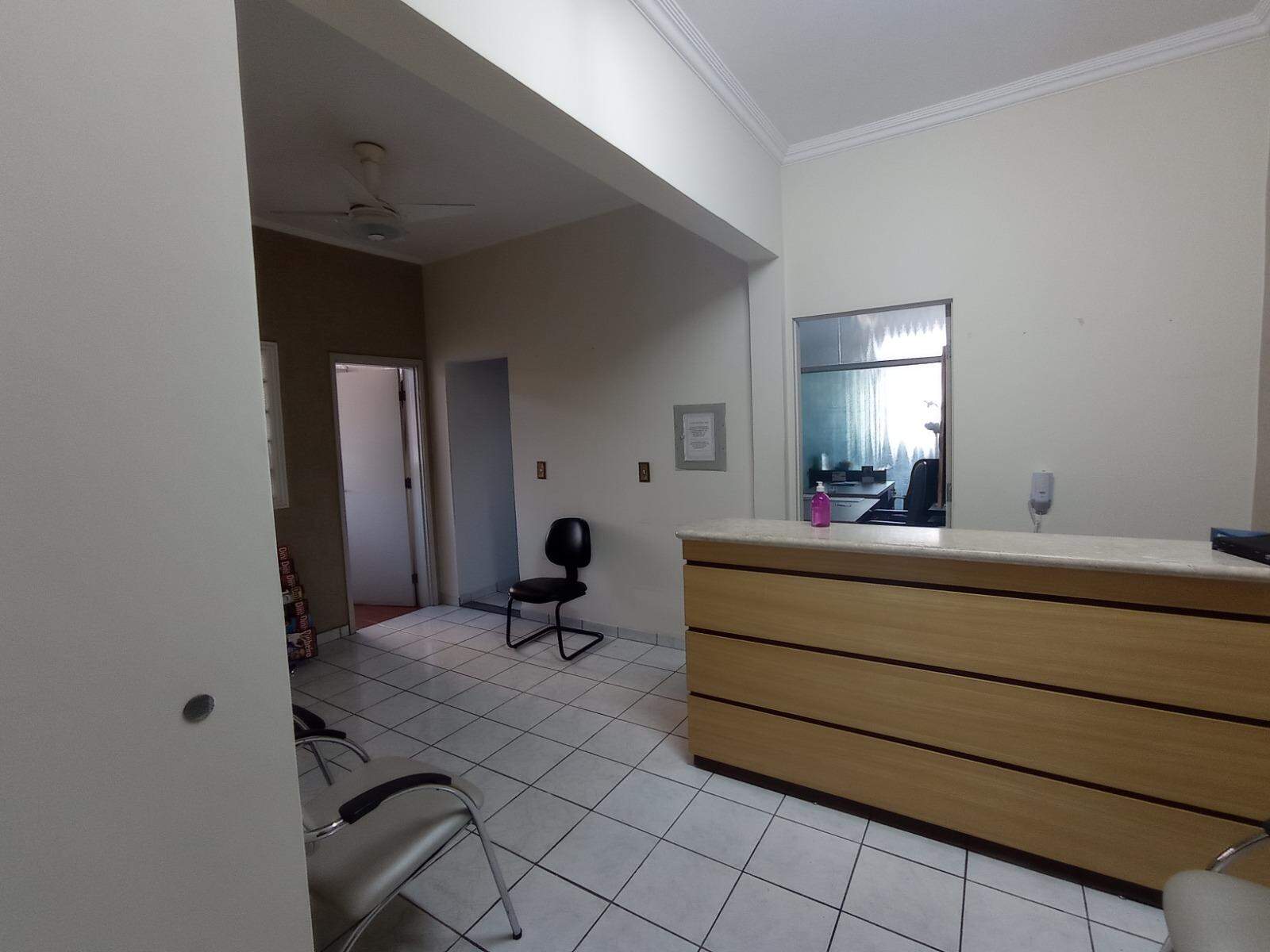 Sala à venda no Centro: 