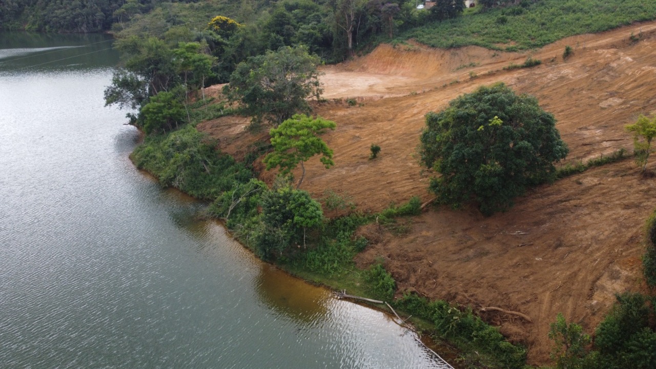 Terreno / Área à venda no Miguel Rodrigues: 