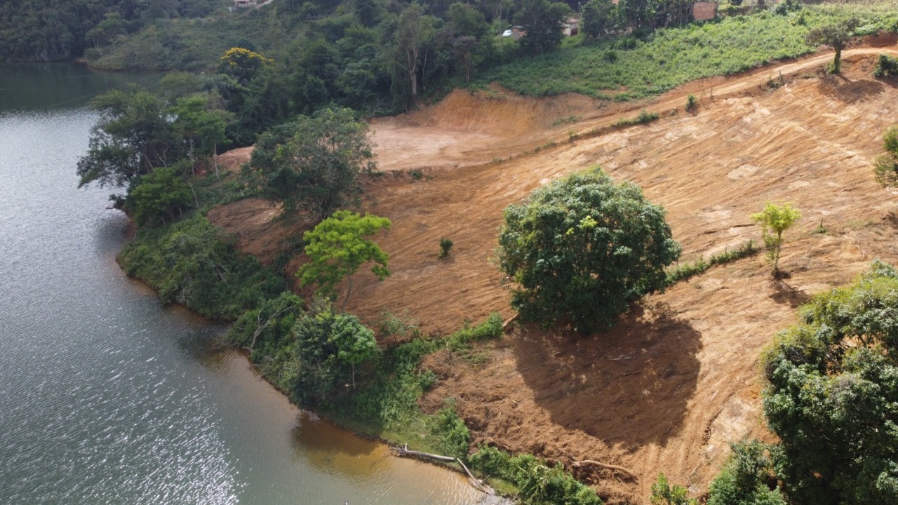 Terreno / Área à venda no Miguel Rodrigues: 