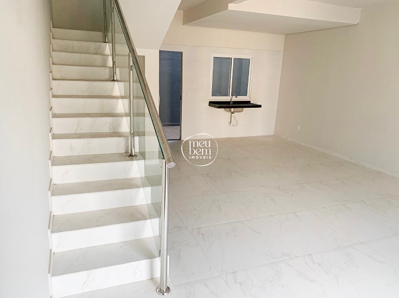 Sobrado à venda no bairro Igarapé, Porto Velho, com 2 quartos quartos e 1 suíte suítes | Meu Bem Imóveis: 