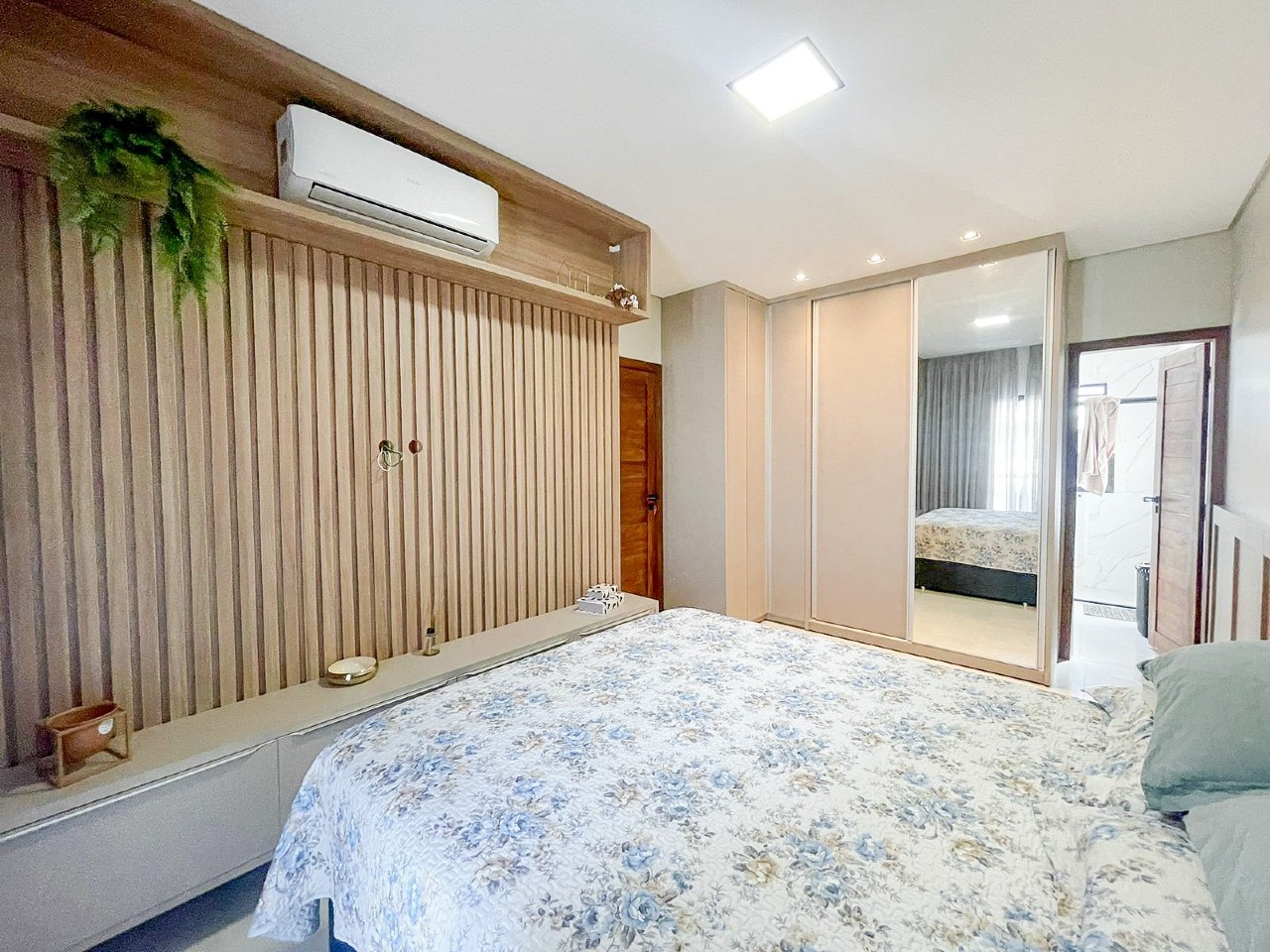 Sobrado à venda no bairro Nova Porto Velho, Porto Velho, com 3 quartos quartos e 3 suítes suítes | Meu Bem Imóveis: 