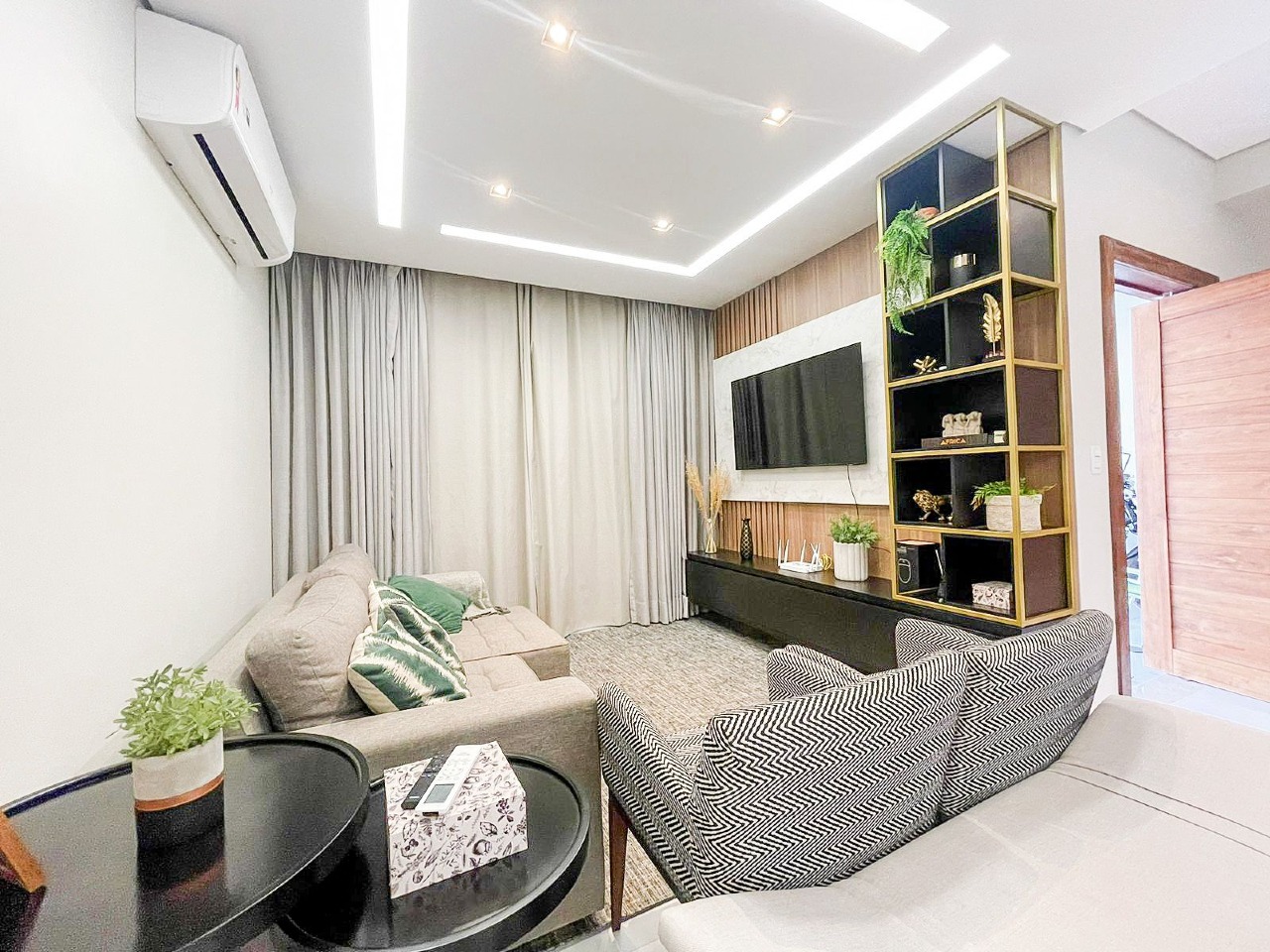 Sobrado à venda no bairro Nova Porto Velho, Porto Velho, com 3 quartos quartos e 3 suítes suítes | Meu Bem Imóveis: 