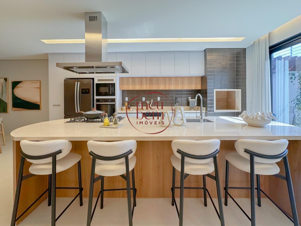Sobrado à venda no Lagunas Residence Club bairro Nova Esperança, Porto Velho, com 3 até 3 quartos quartos e 3 até 3 suítes suítes | Meu Bem Imóveis: Cozinha gourmet