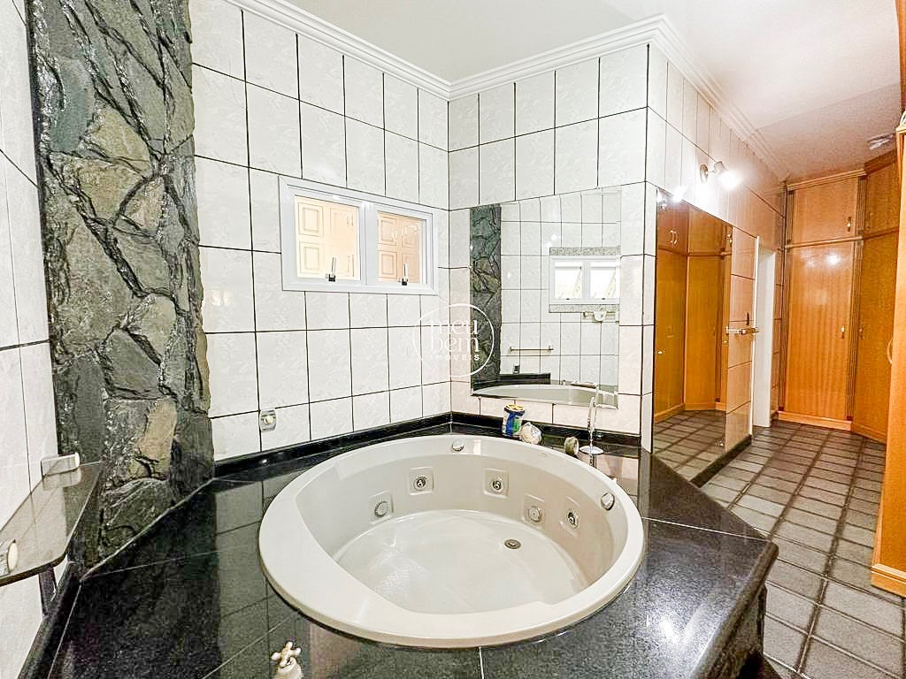 Sobrado à venda no bairro Rio Madeira, Porto Velho, com 6 quartos quartos e 6 suítes suítes | Meu Bem Imóveis: 