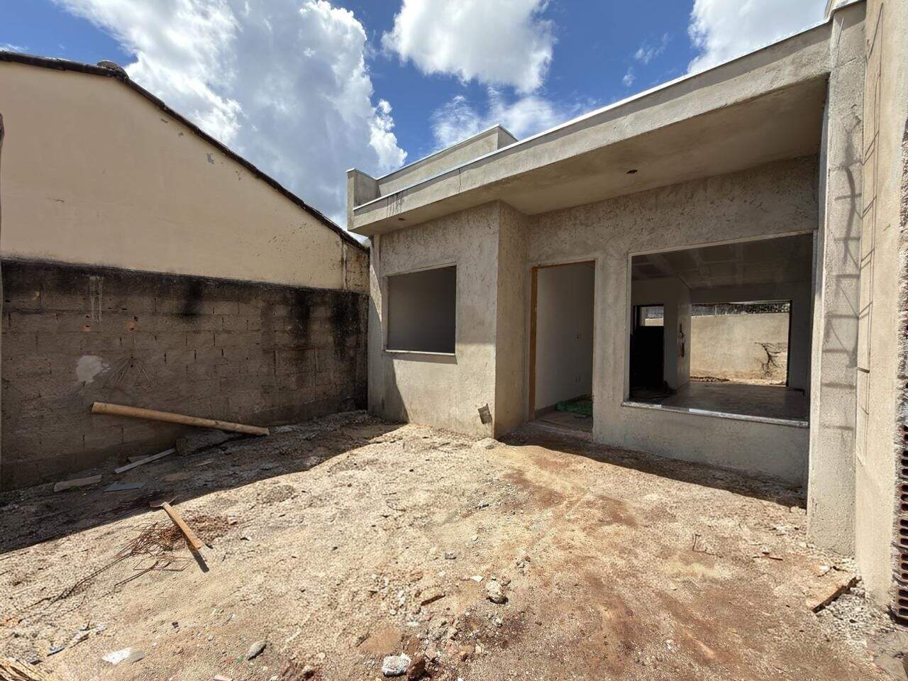 Casa à venda no Canarinho: 