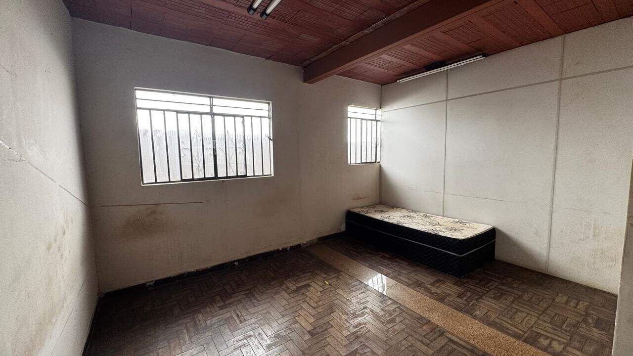 Casa para aluguel no Centro: 