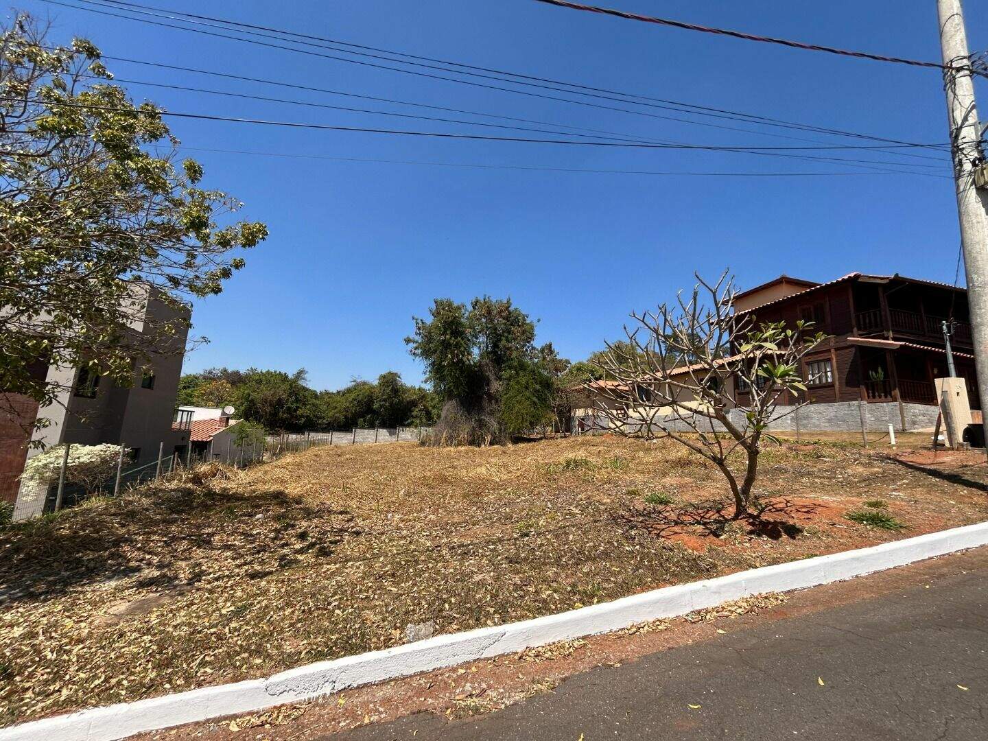 Lote em condomínio à venda no Condomínio Serra Verde: 