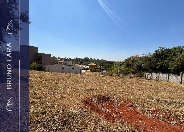 Lote em condomínio à venda no Condomínio Serra Verde: 