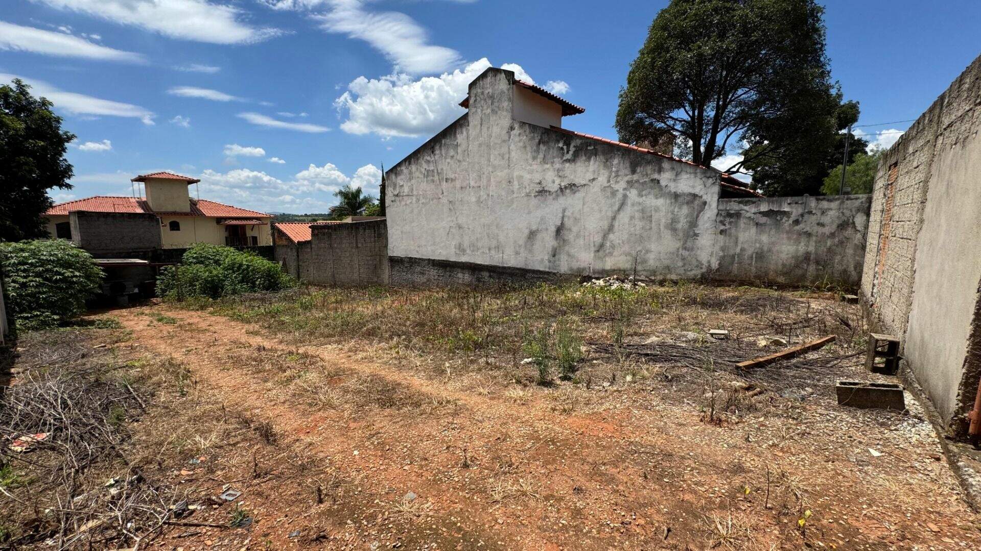 Terreno à venda no A Definir: 