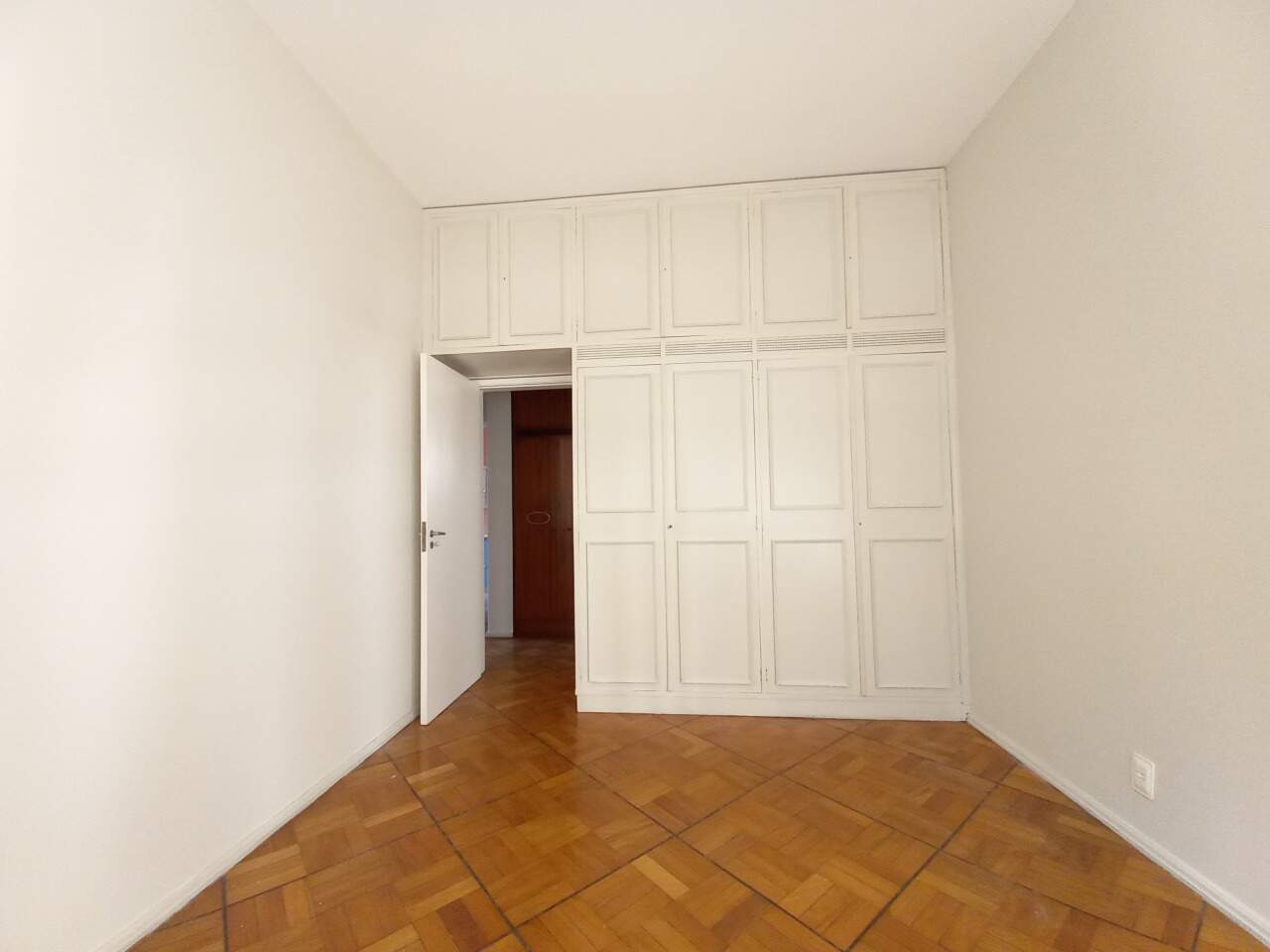 Apartamento à venda com 4 quartos, 207m² - Foto 16