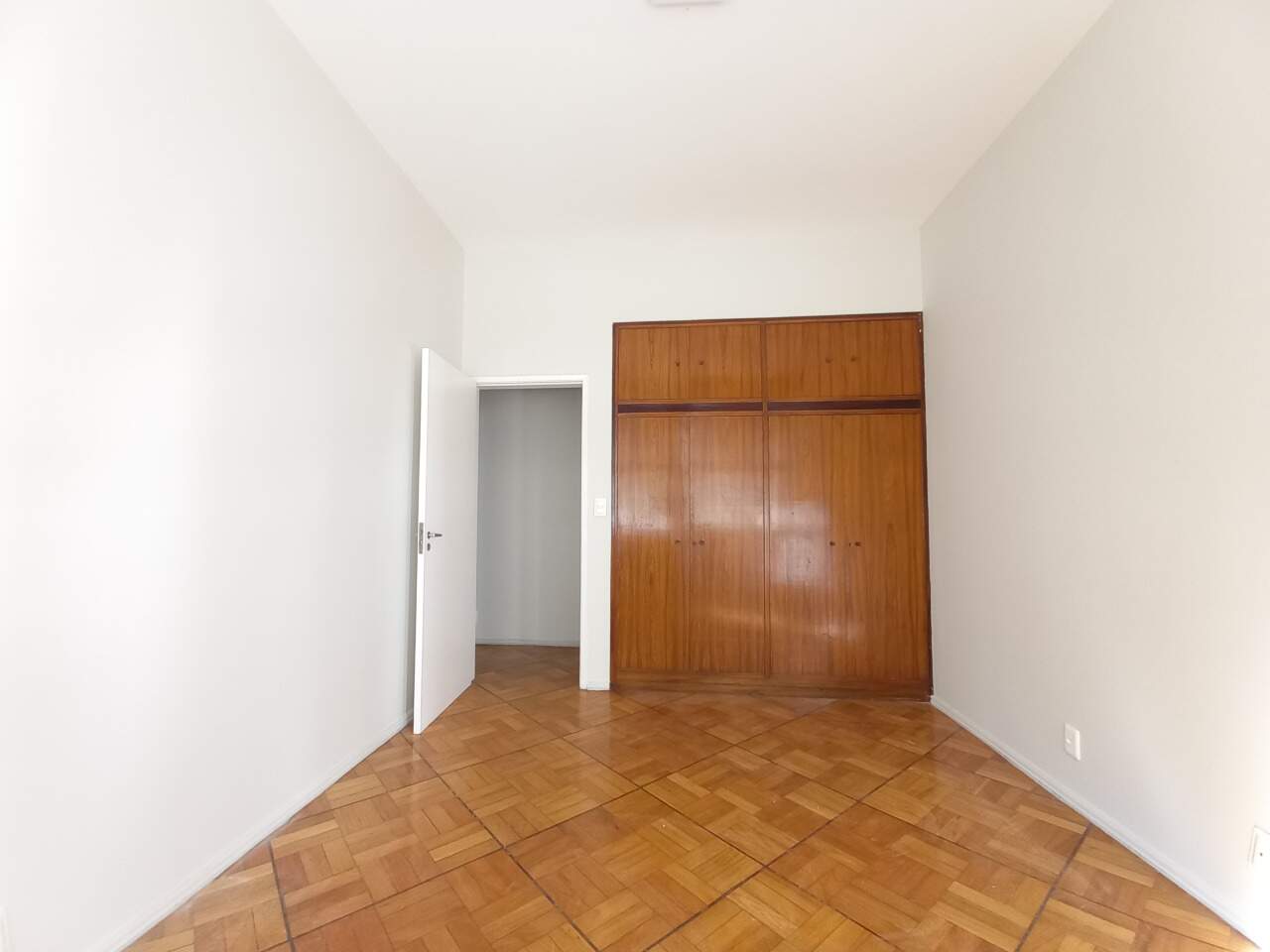 Apartamento à venda com 4 quartos, 207m² - Foto 13