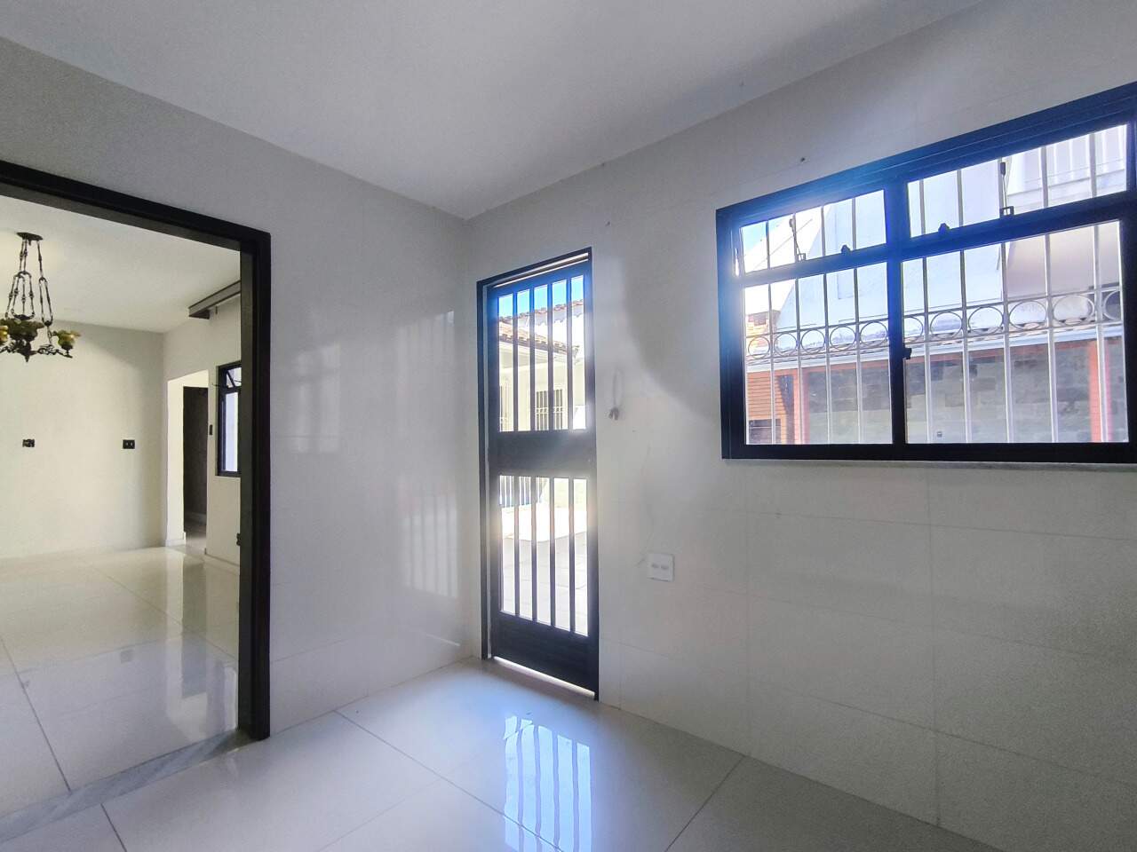 Casa à venda com 5 quartos, 220m² - Foto 15