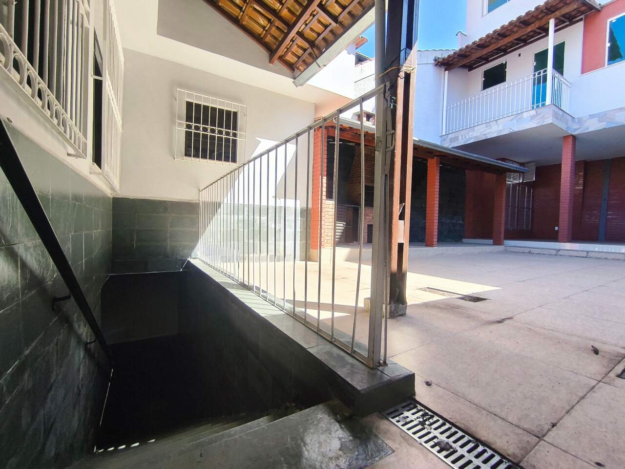 Casa à venda com 5 quartos, 220m² - Foto 19