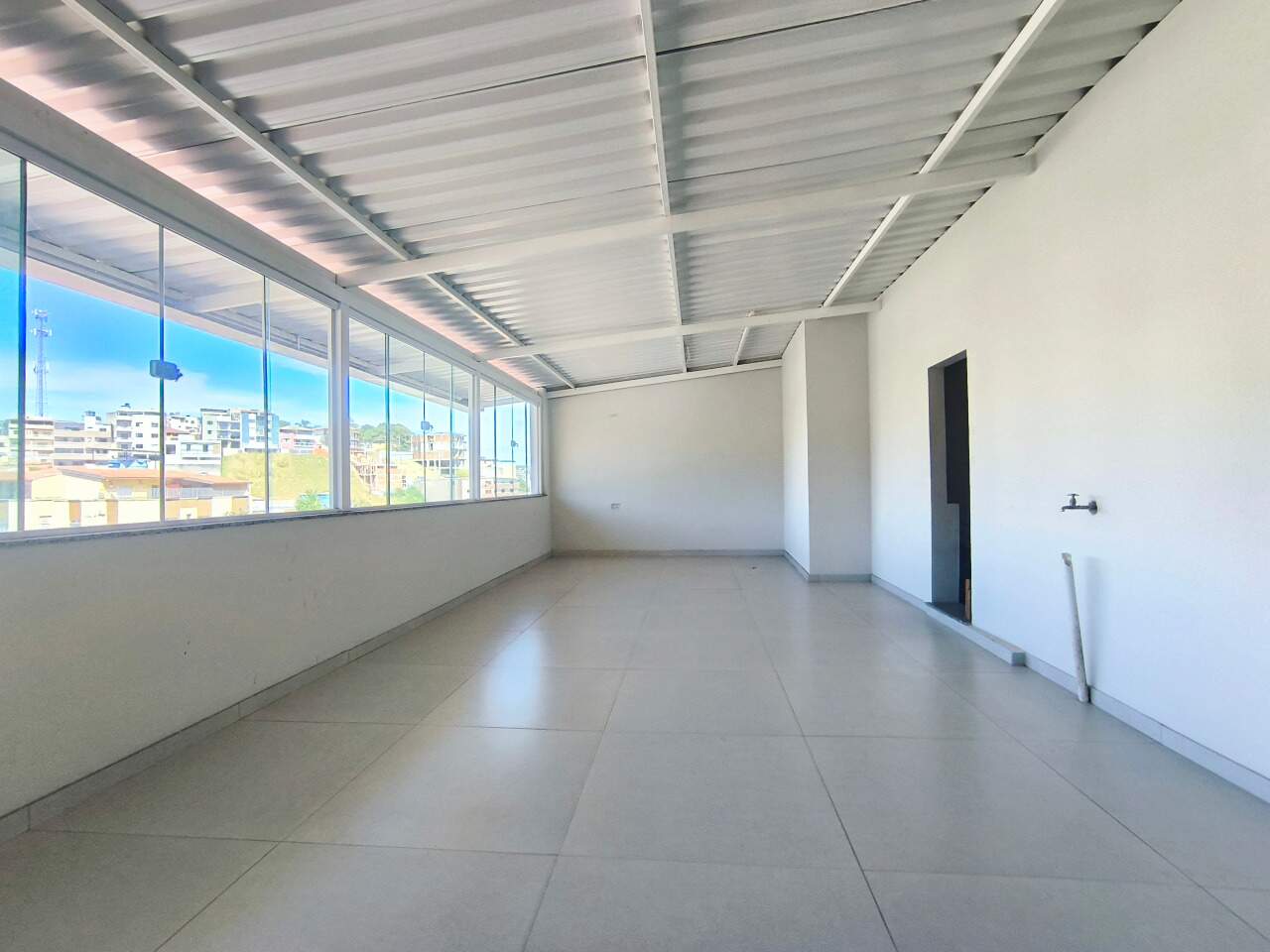 Casa à venda com 5 quartos, 220m² - Foto 25