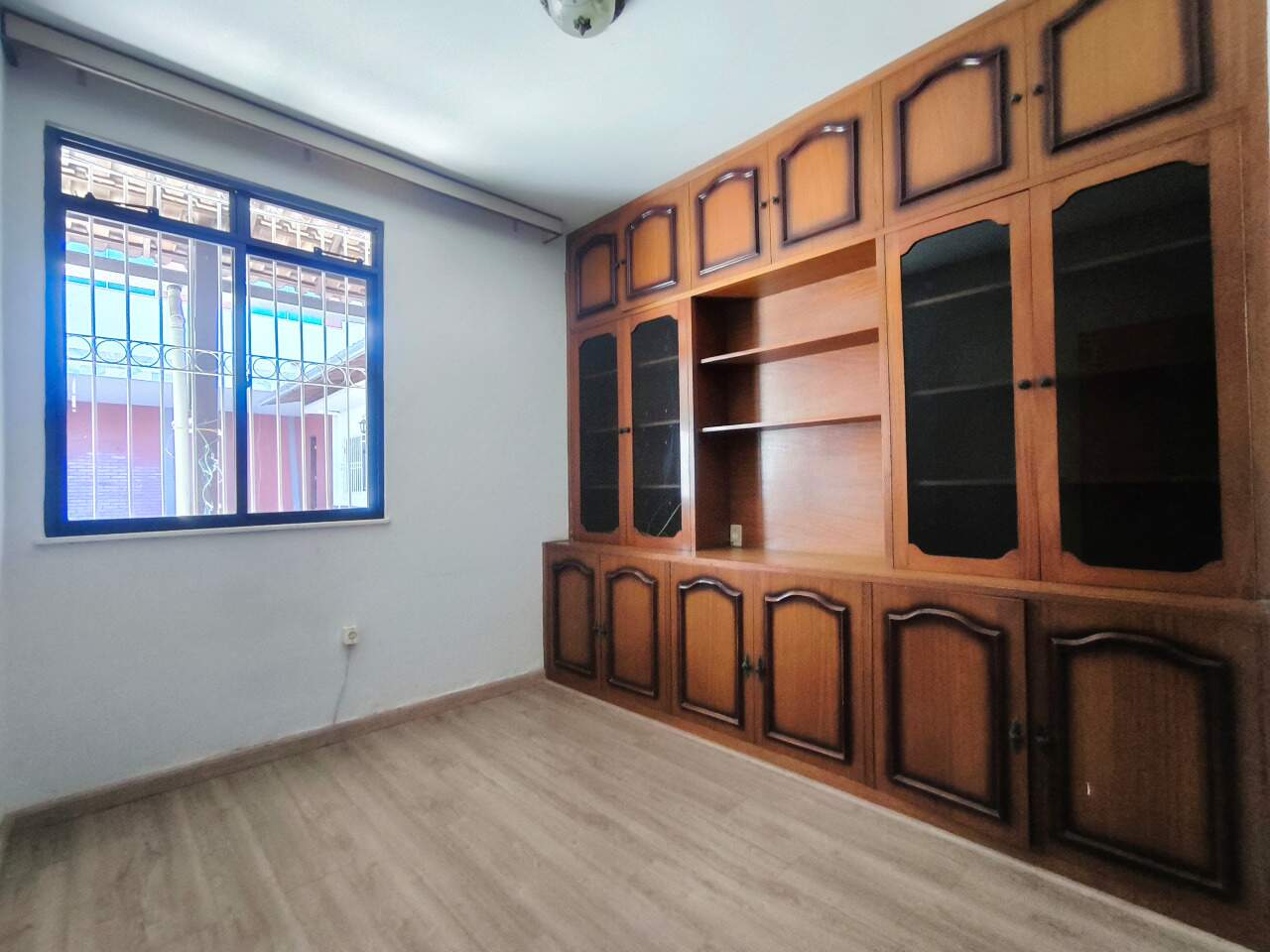 Casa à venda com 5 quartos, 220m² - Foto 11