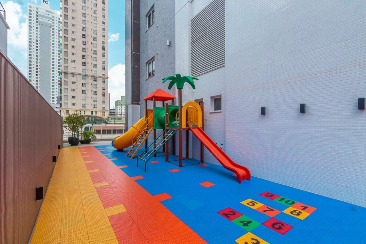Playground com piso emborrachado