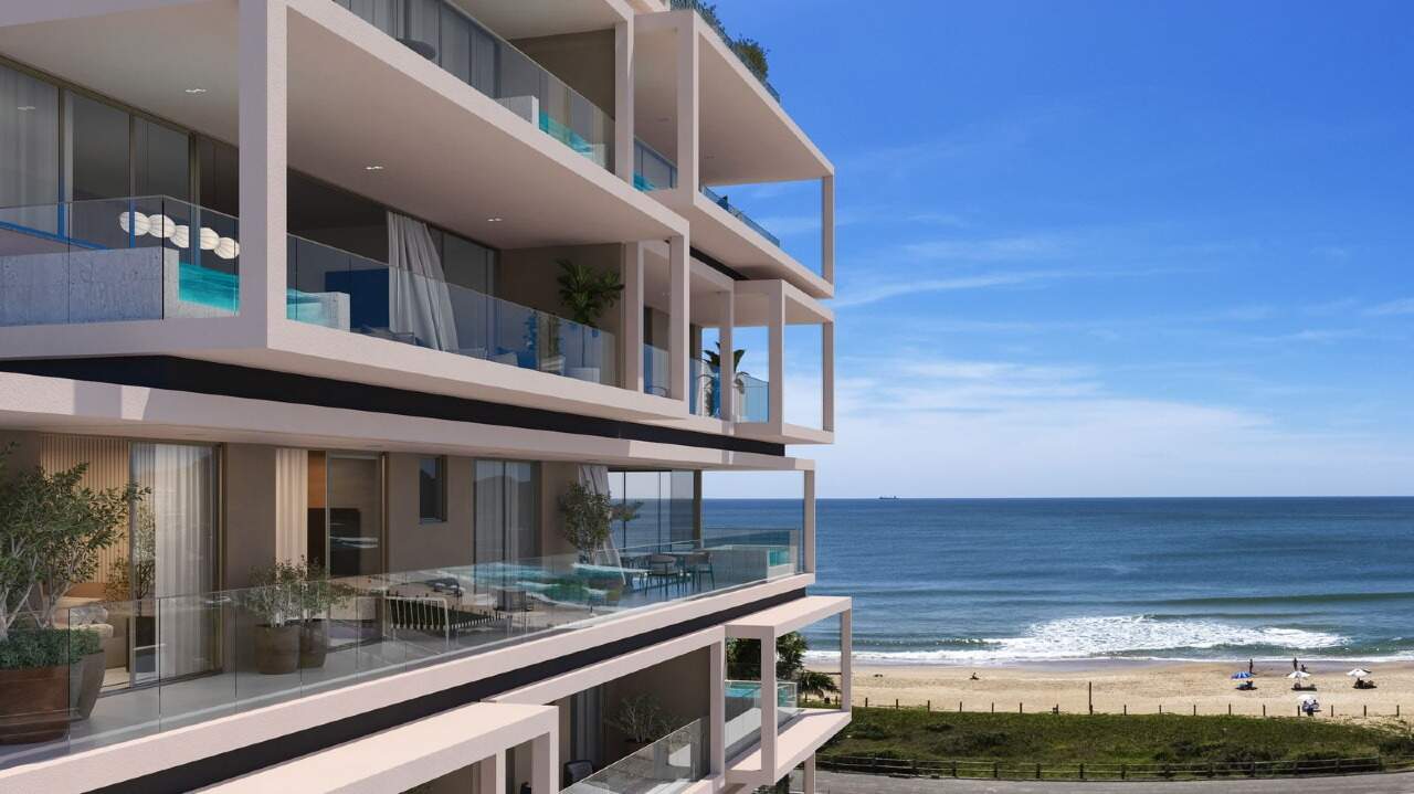 Sacadas com piscina privativa e o mar da Praia Brava em frente (imagem ilustrativa)