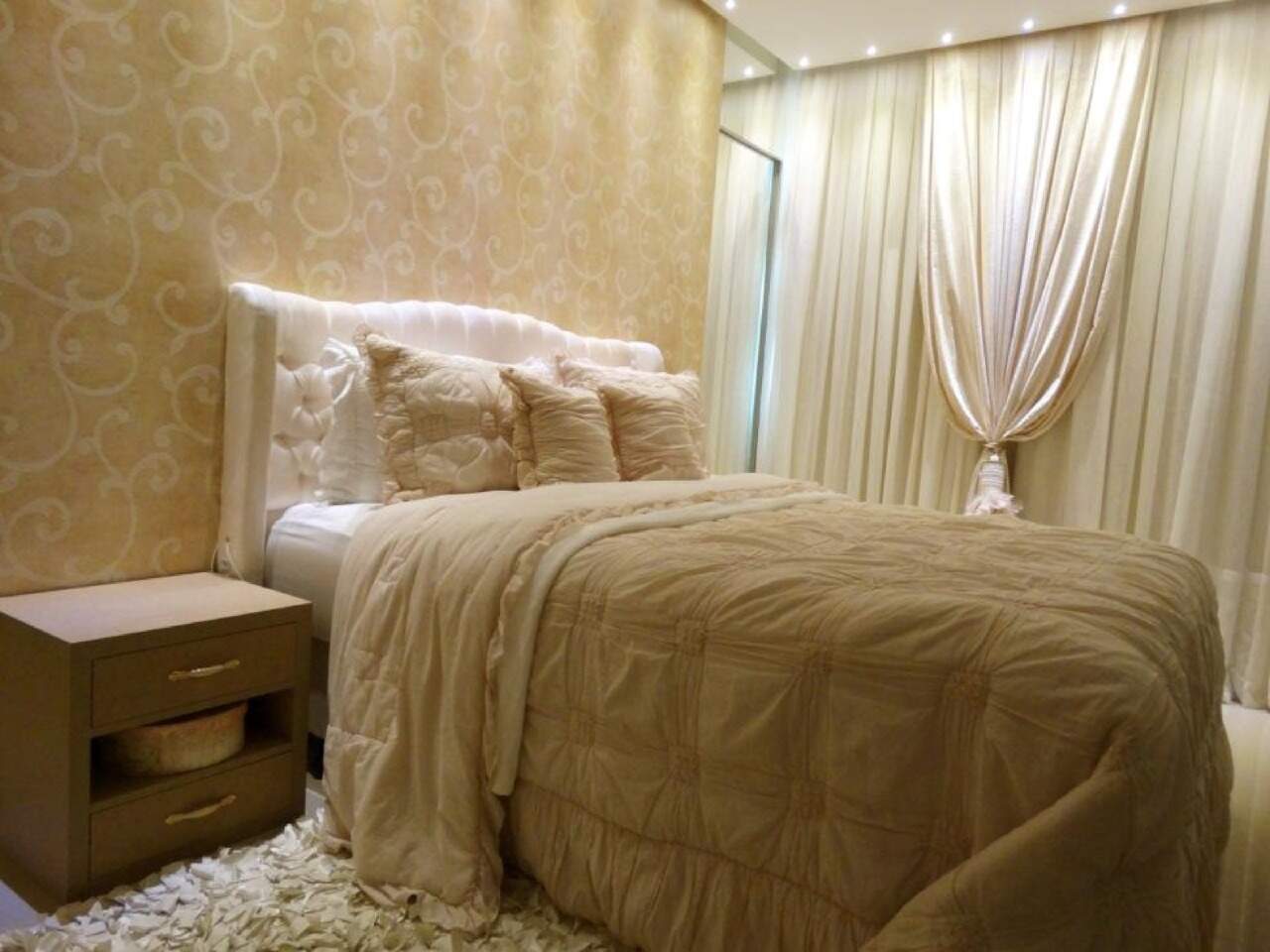 Suíte de apartamento decorado (foto da construtora)