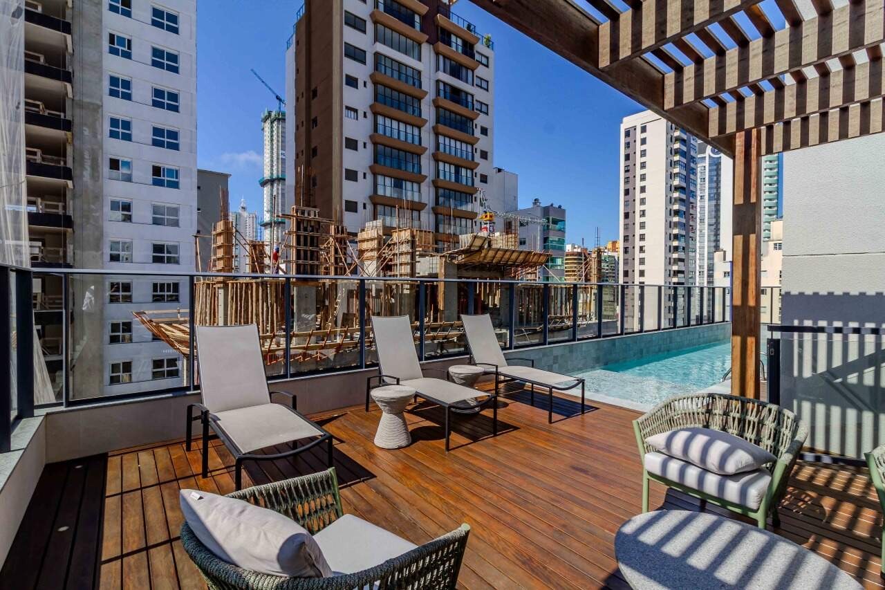 Rooftop do Tierra Del Sol com deck e piscina térmica