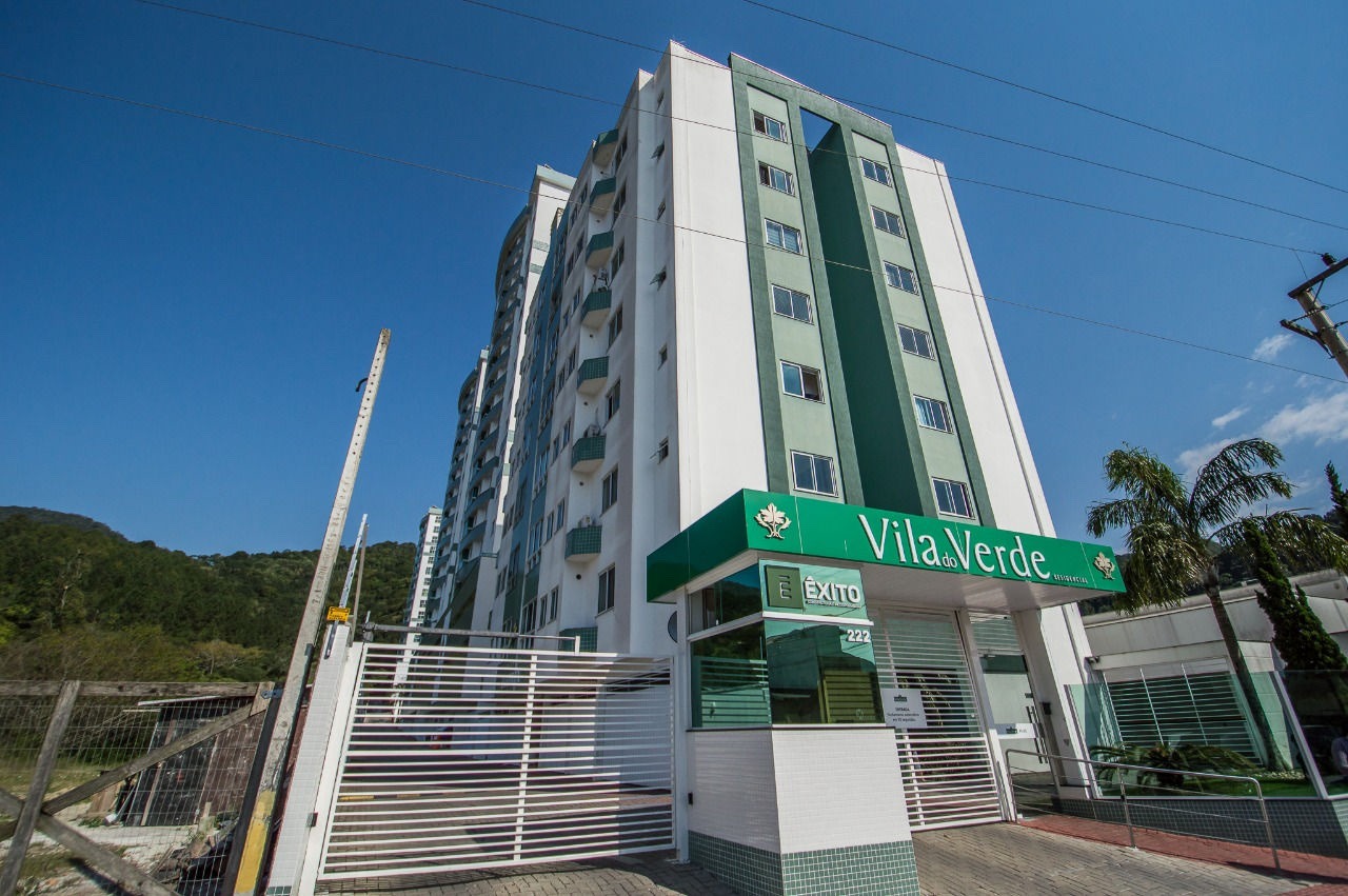 Portaria do Residencial Vila do Verde, na Rua Cesário Chaves, bairro Fazenda, Itajaí