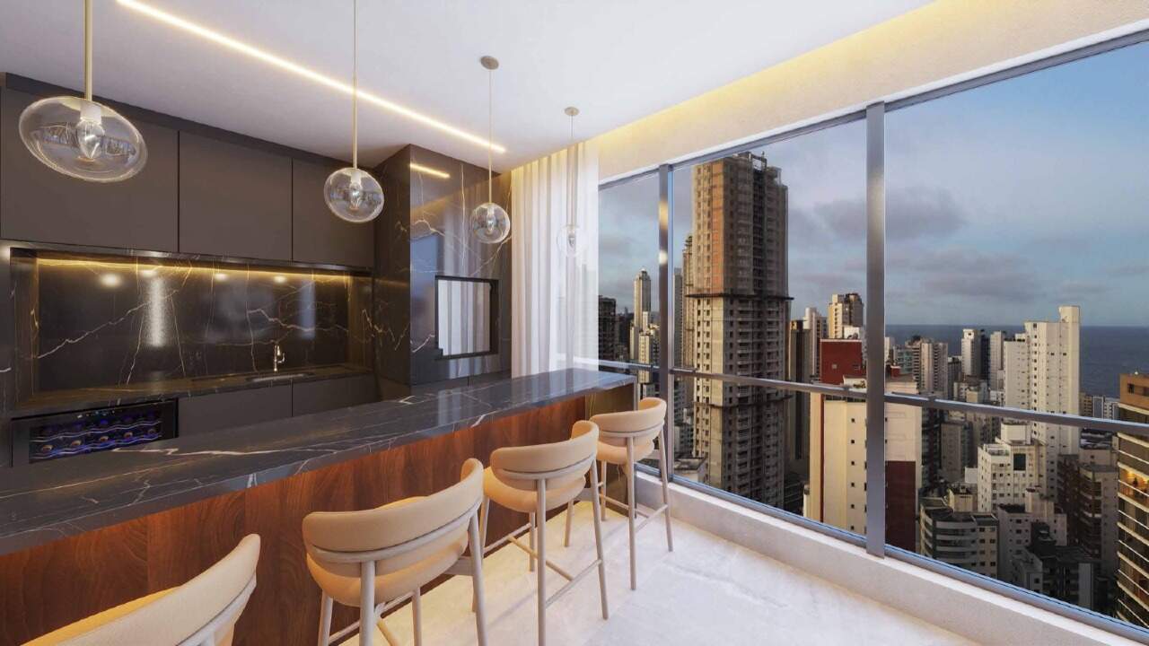 Espaço gourmet de apartamento com vista do alto para o Centro e o mar (imagem ilustrativa)