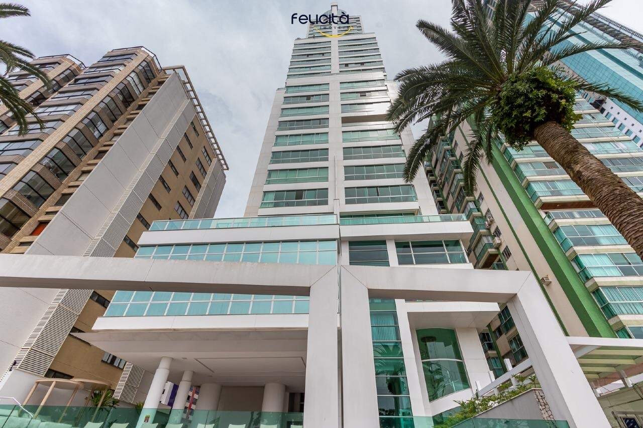 Fachada do Edifício Metrópolis, da Incorporadora Cechinel, na Avenida Atlântica, 770