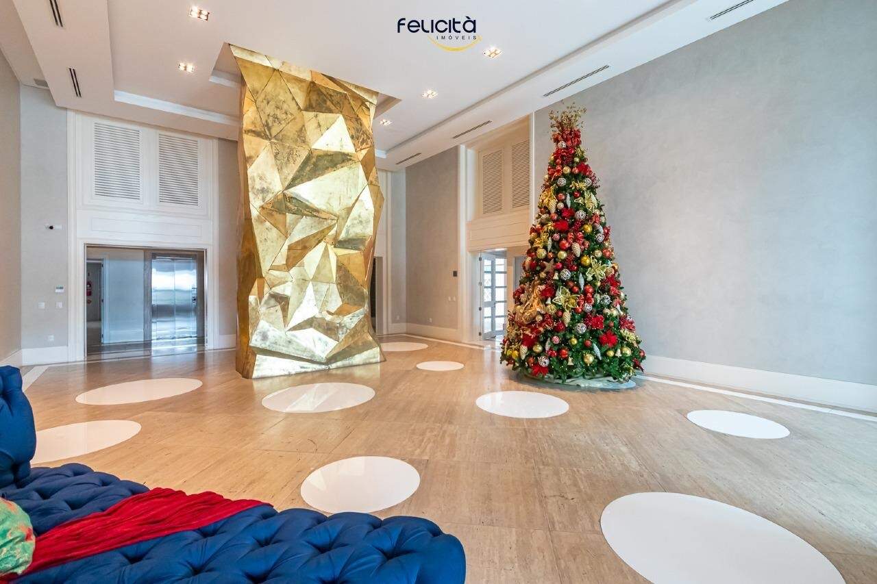 Hall social do Edifício Metrópolis, decorado para o Natal