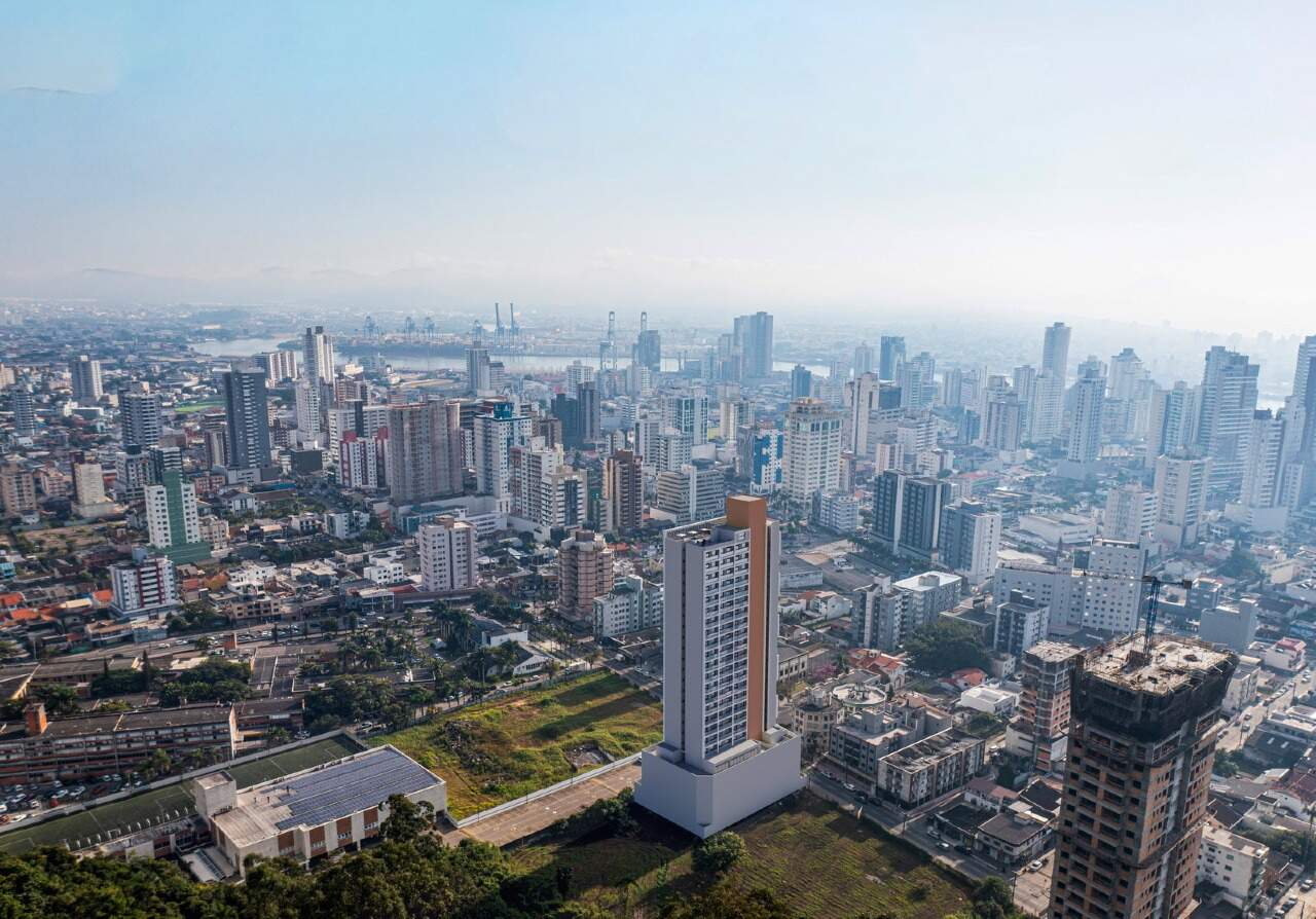 Fotomontagem aérea do Centro de Itajaí, com o porto ao fundo e o Oxford 586