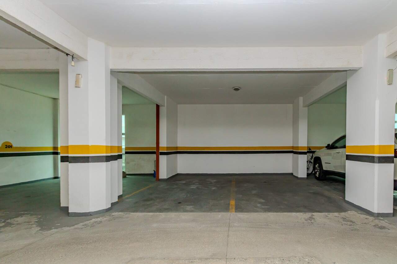 Garagem do Leal Tower Residence, na Rua 501, Centro de Balneário Camboriú